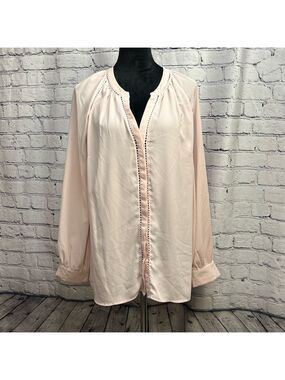 Ava & Viv Blouse Sz 1X Blush Pink Fancy Crochet Trim Long Sleeve Button EUC